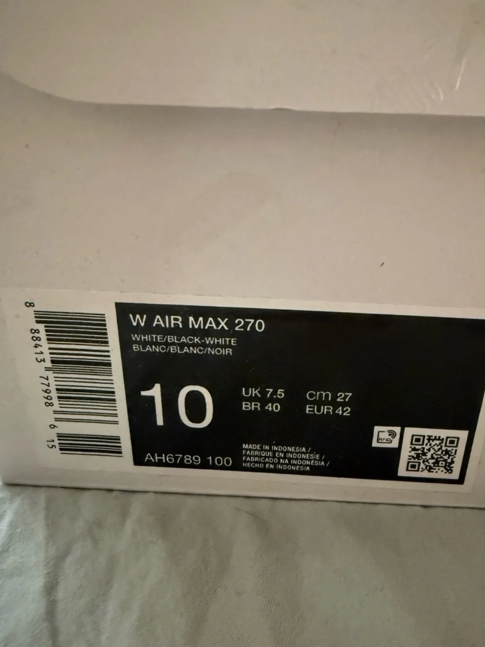 Nike Women's White and Black Breathable Running Sneakers